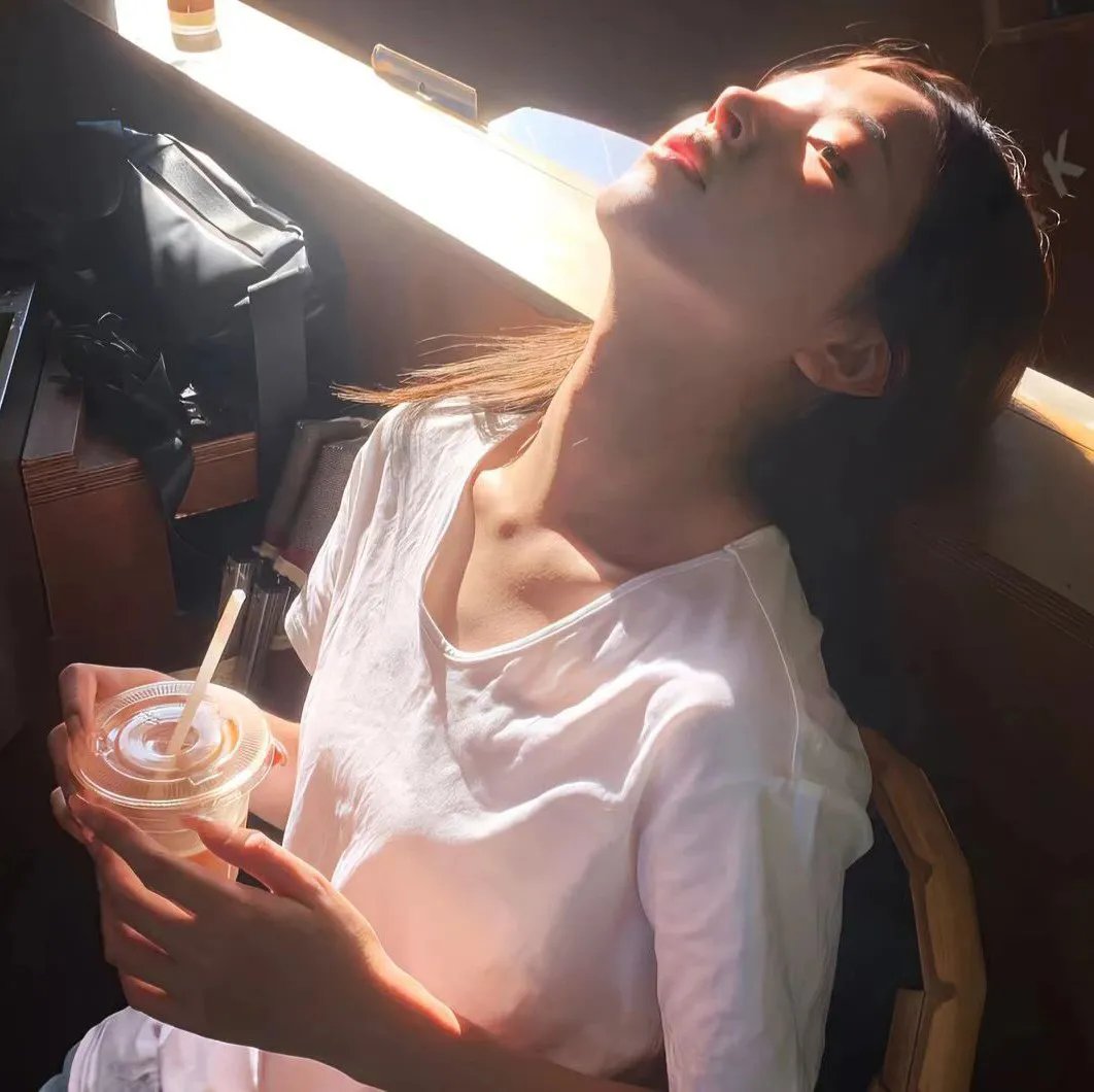 红色八爪女